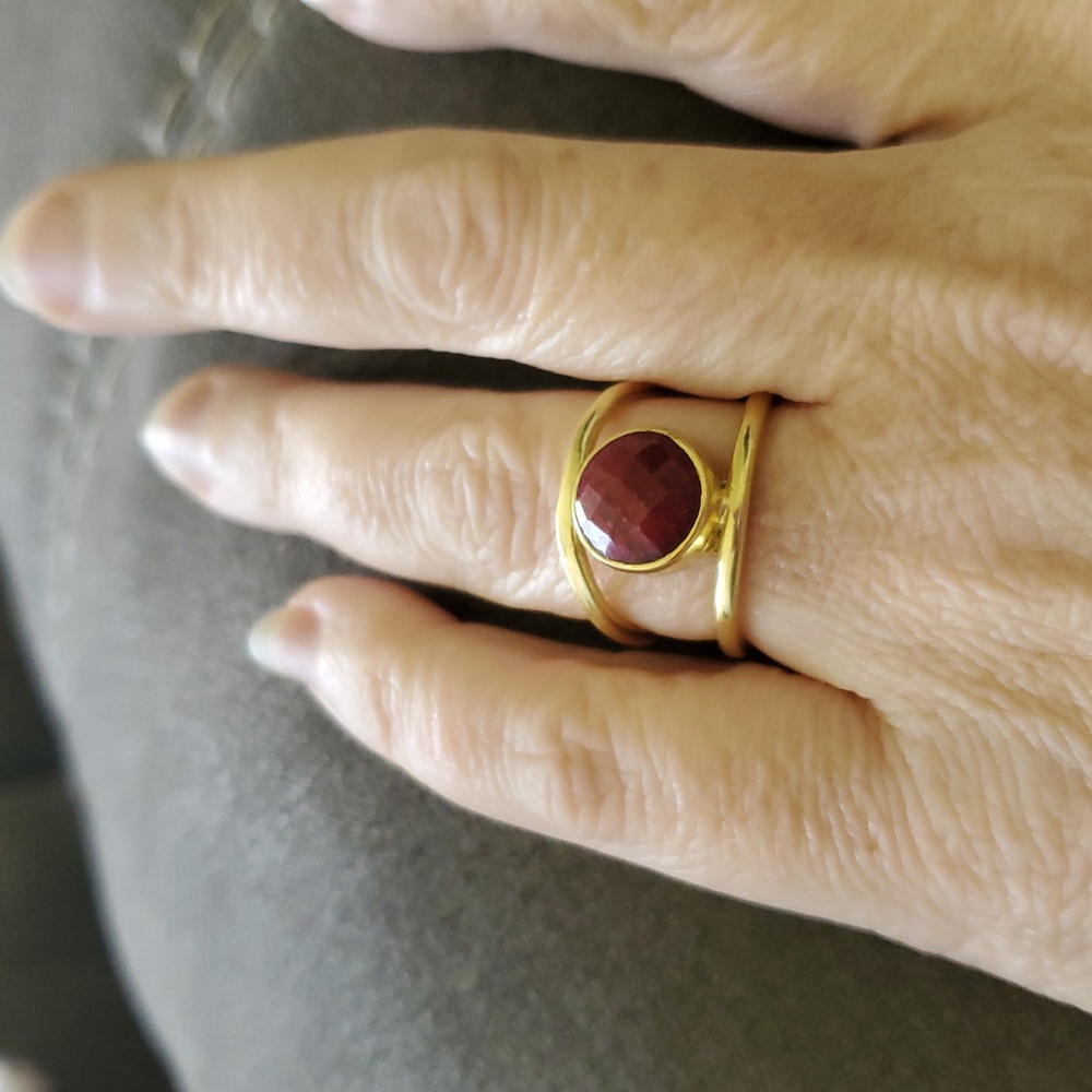 Adjustable Gold-Tone Ring with Faceted Red Stone | Boho Statement - Picture 7 of 7